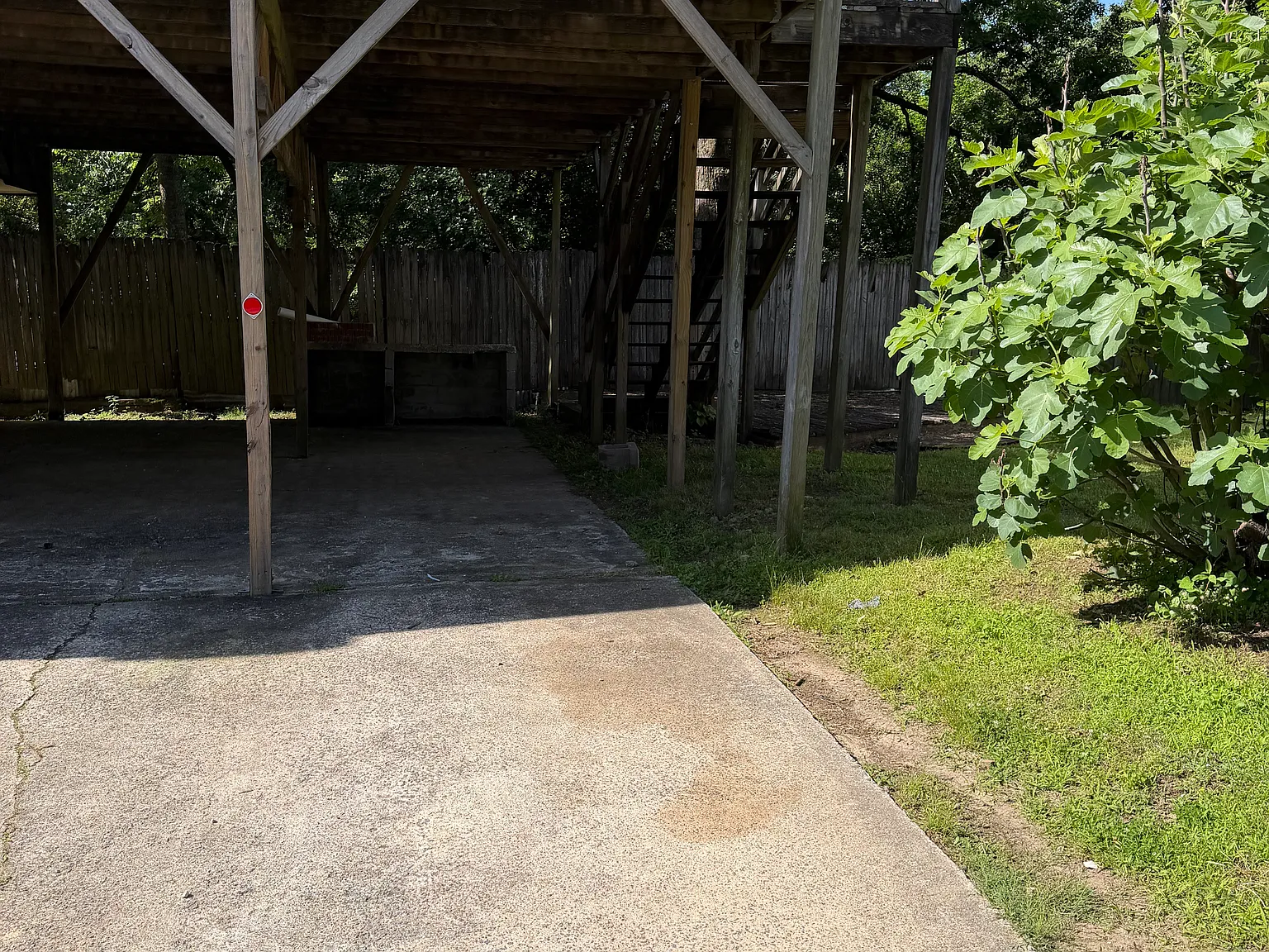 4 bed, 2.5 bath, 2714 sqft, $1,975 — Photo 3