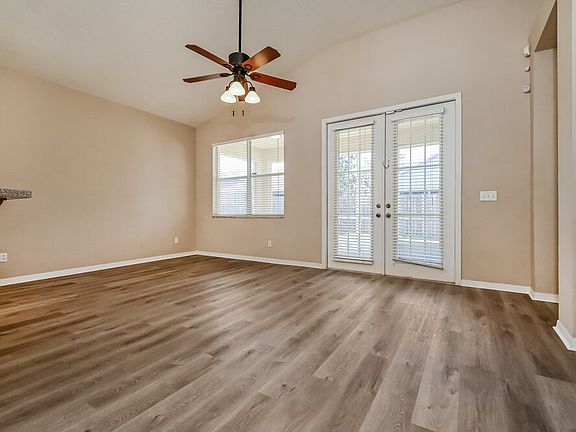 4th image of 8112 Moccasin Trail Dr