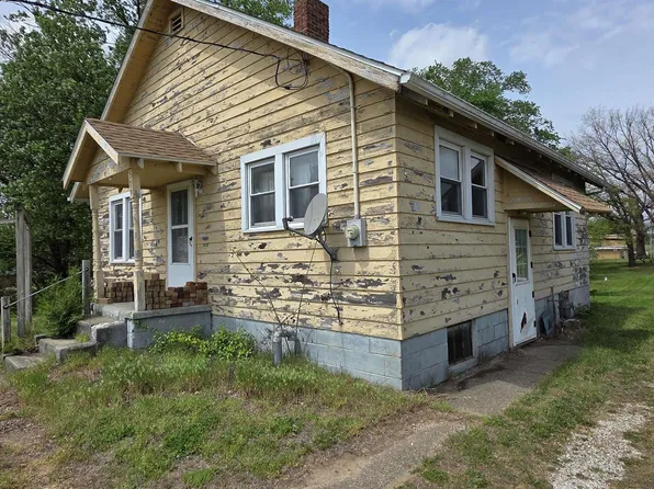 579 Marlatt St, Plainville, IN 47568