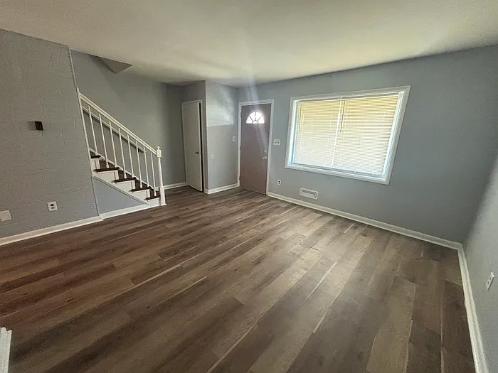 3 bed, 2.0 bath, $2,500 — Photo 4