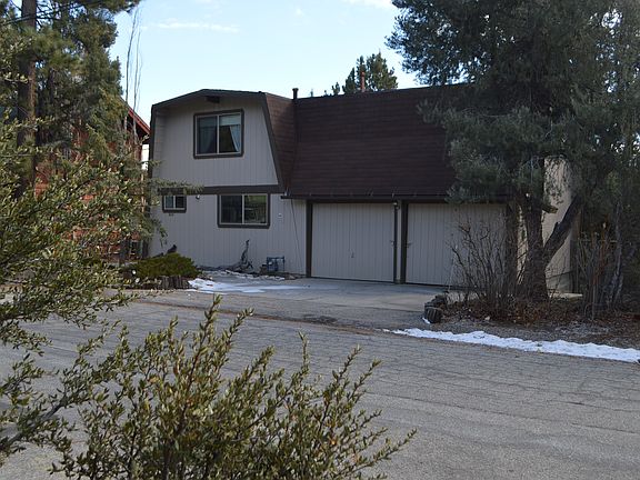 4th image of 864 Panamint Mountain Dr.