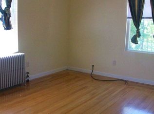 27 Windsor St, Worcester, MA 01605