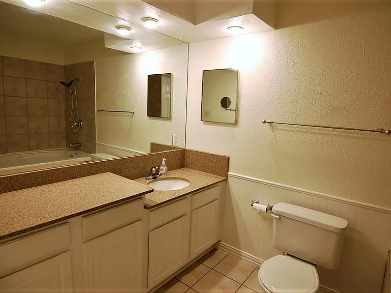 2619 Creekview Dr — Photo 28