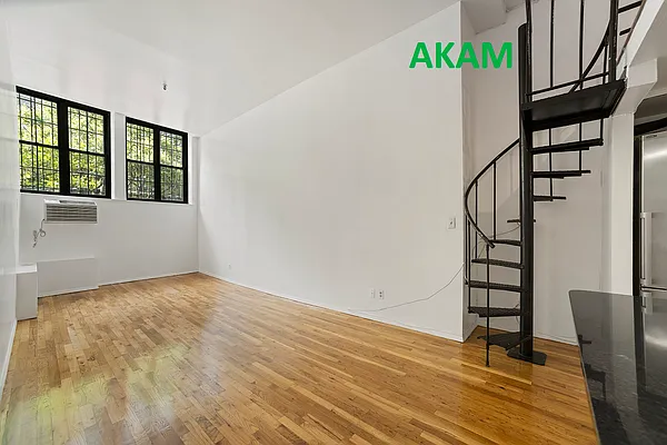 Rented by Akam Sales and Brokerage | media 22