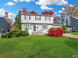 11 Stratford Rd, East Brunswick, NJ 08816