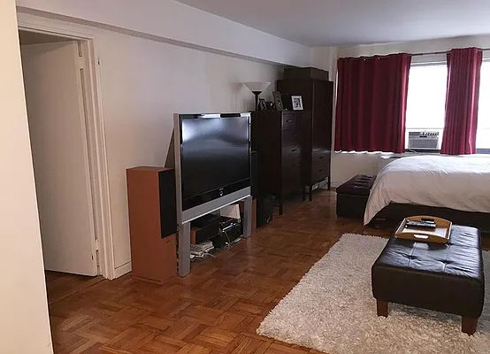 Rented by Warburg | media 8