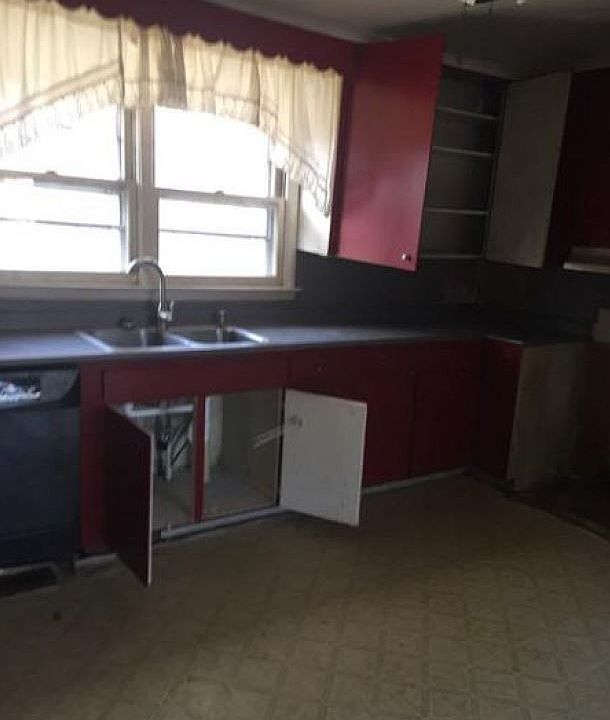 2nd image of 3968 104th Ave