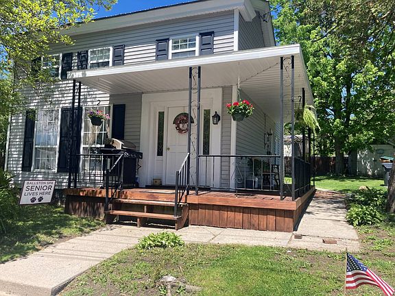 3rd image of 59 Ford St