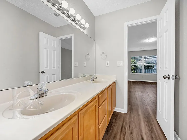 112 Ivy Garden Ln — Photo 21