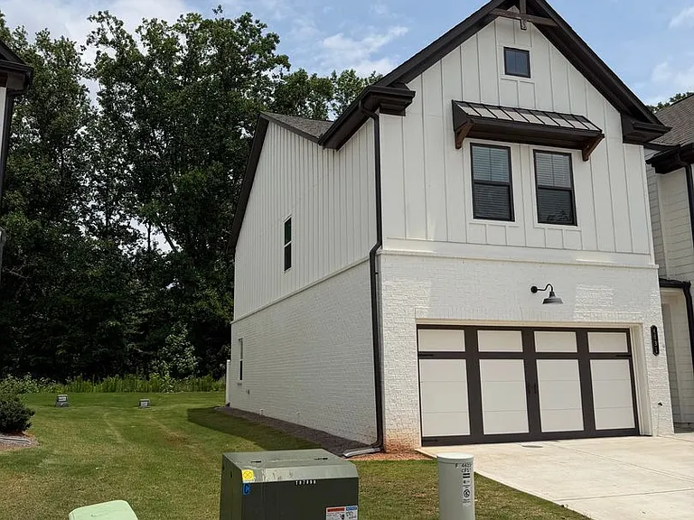 4473 Oakwood Rd — Photo 2