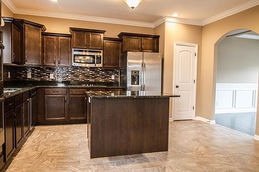 4th image of 2921 McManus Cir