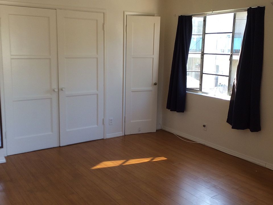 1st image of 971 S Wilton Pl