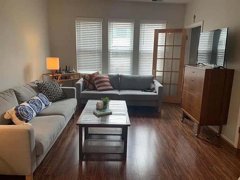711 N Elizabeth St #2F — Photo 3