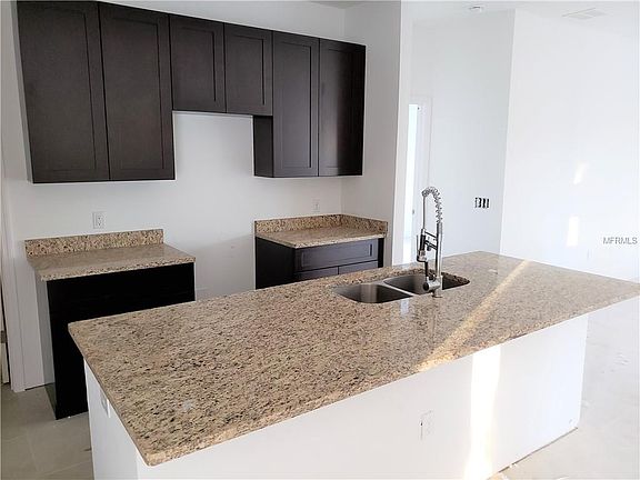 2nd image of 611 Kangaroo Dr