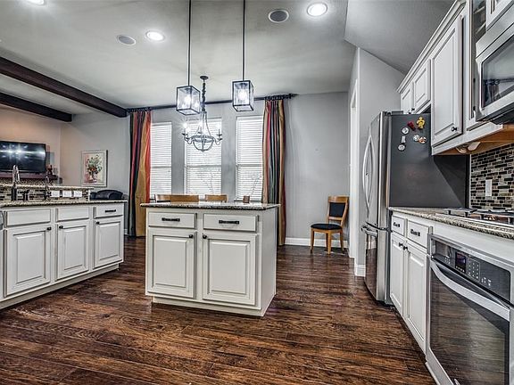 3rd image of 4701 Whitehall Ct