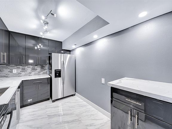 5th image of 1100 Saint Charles Place #708