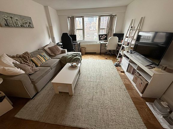 2nd image of 155 E 34th St APT 18A