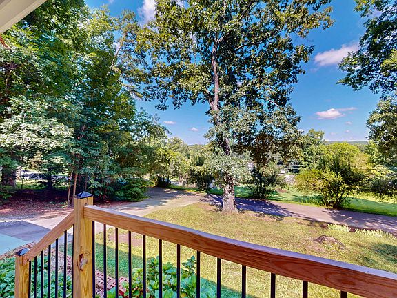 4th image of 380 Morgan Johnston Cir NE