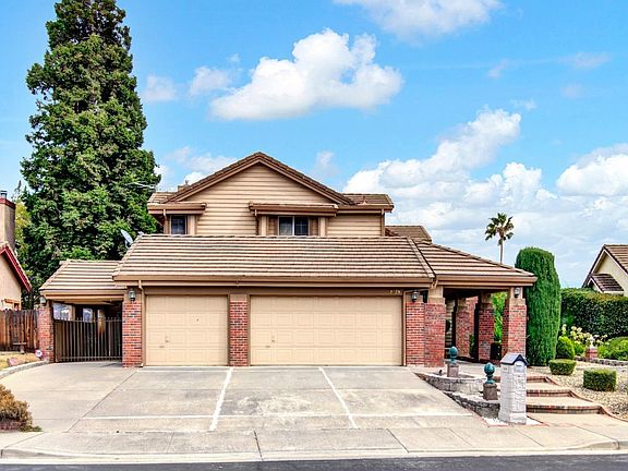 3rd image of 2928 Eucalyptus Court