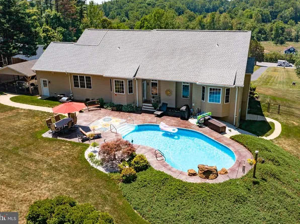 8757 Port Tobacco Rd, La Plata, MD 20646