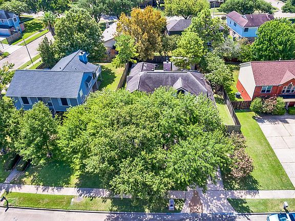 3rd image of 10007 Churchill Way Dr