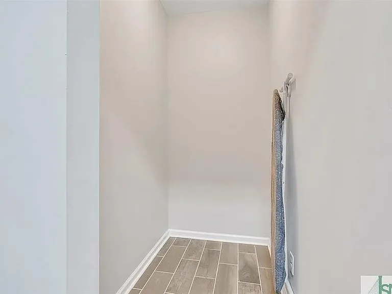 365 Southwilde Way — Photo 24