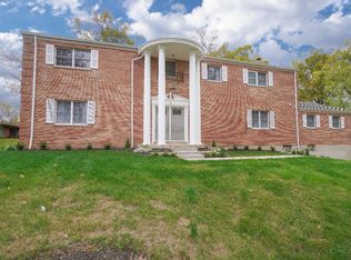 3494 McFarlan Woods Dr, Cincinnati, OH 45211