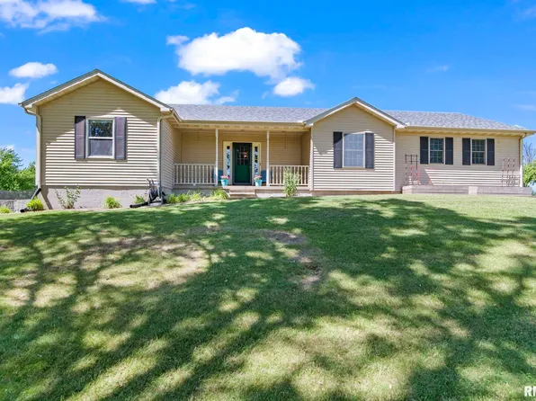 19952 Country Hills Ave, Greenview, IL 62642