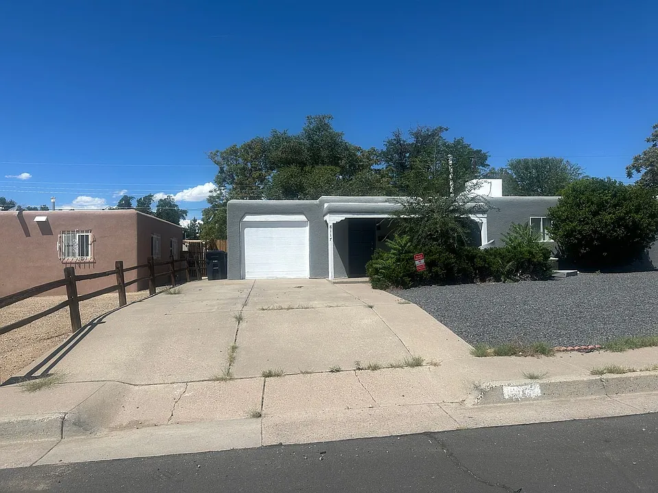 8117 Princess Jeanne Ave NE