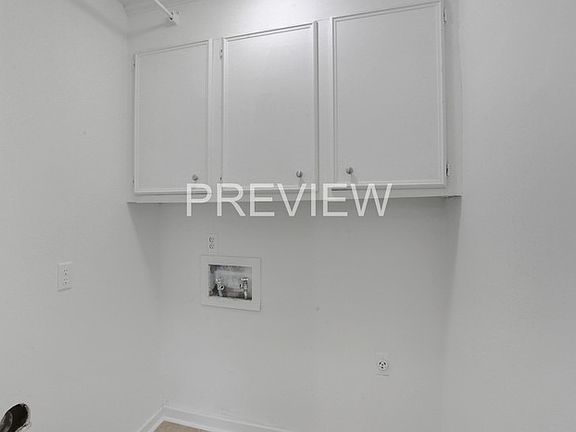 2nd image of 137 Thousand Oaks Cir
