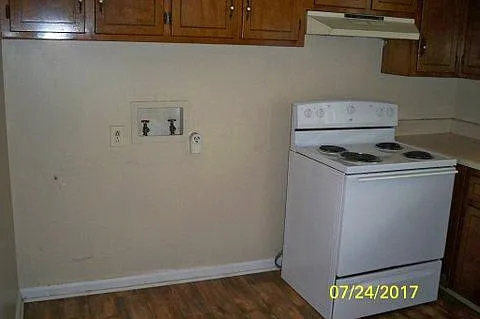 2 bed, 900 sqft, $825 — Photo 4