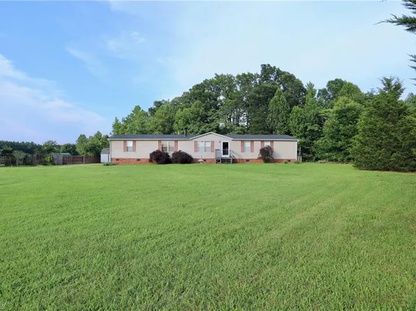 69 Laurel Meadows Ct, Burlington, NC 27217