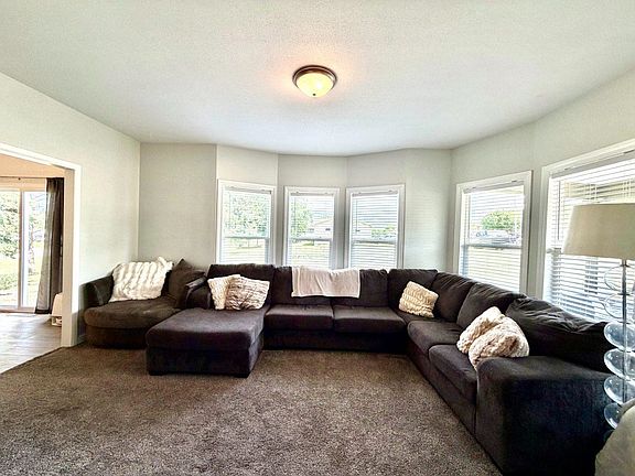 5th image of 202 Prospect Ave