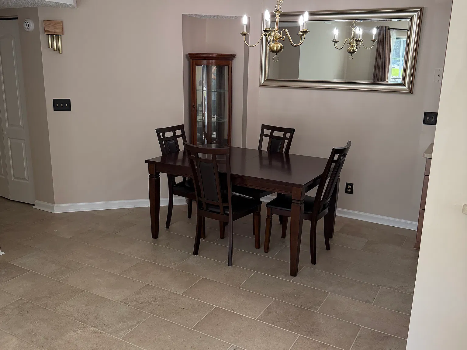 2 bed, 925 sqft, $1,500 — Photo 4