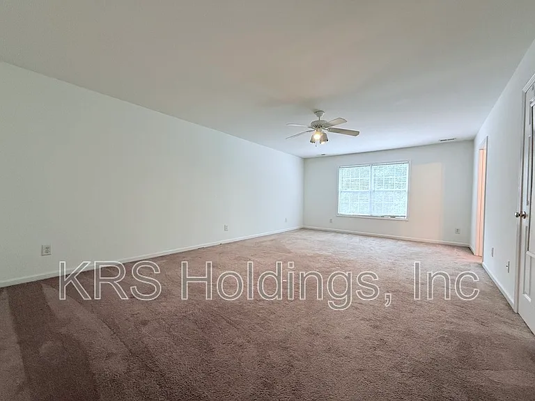 1904 Beckwood Ct — Photo 9