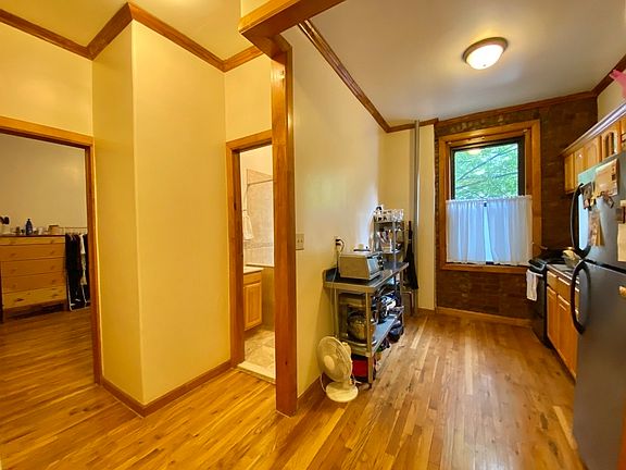2nd image of 281 Crown St #B27