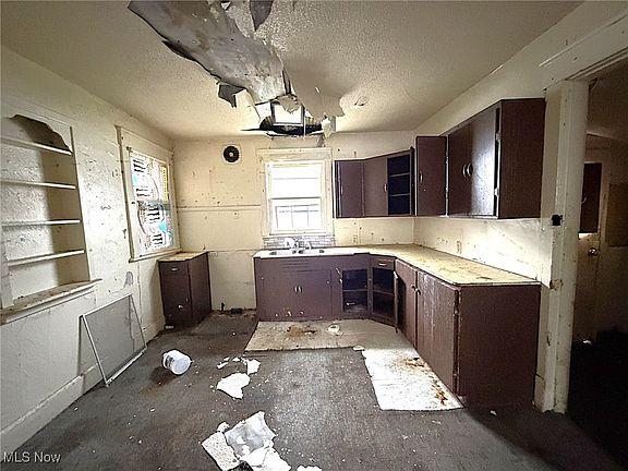 5th image of 513 N Charles St