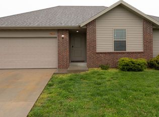 5613 W Sunflower Dr, Springfield, MO 65802