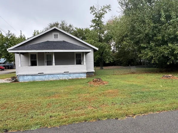 1613 Ash St, Vincennes, IN 47591