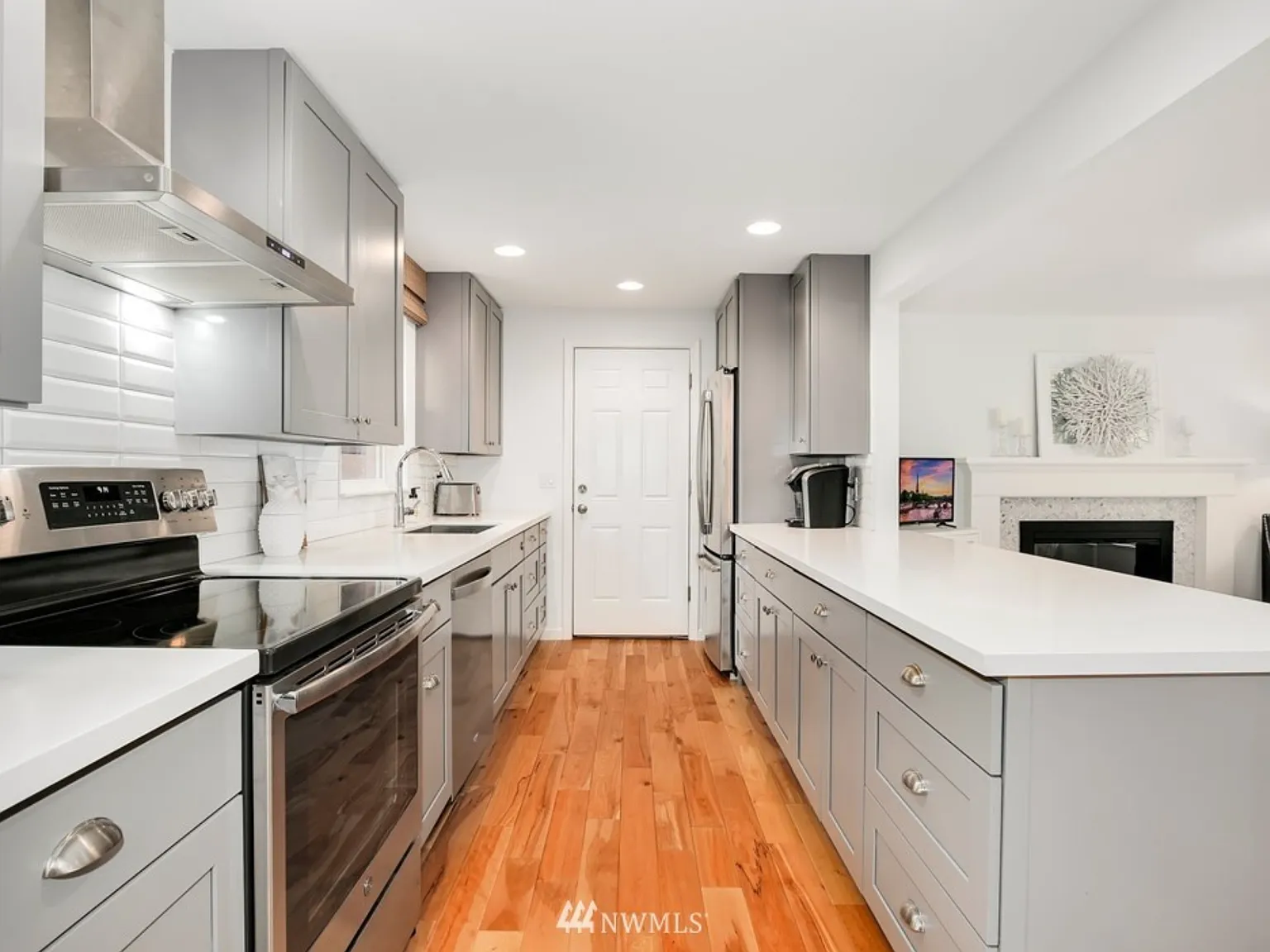 4 bed, 2040 sqft, $900 — Photo 4