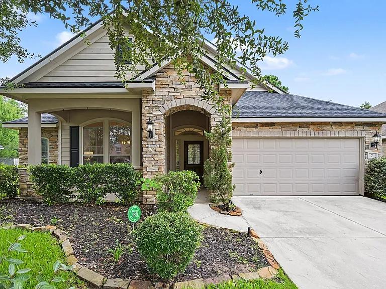 7 Fraiser Fir Pl — Photo 1