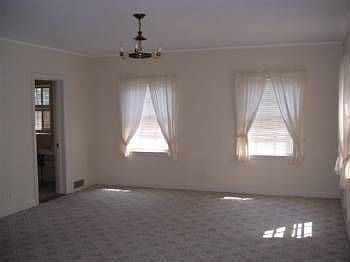 4th image of 414 N Gardiner Ave