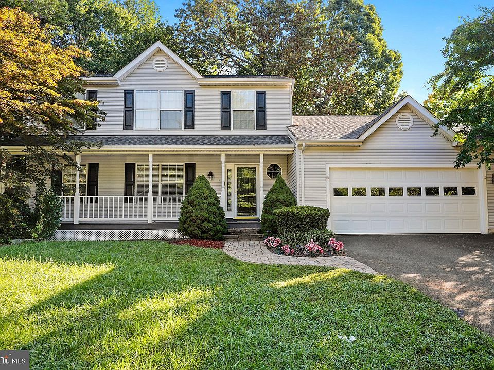 1st image of 71 Dorothy Ln