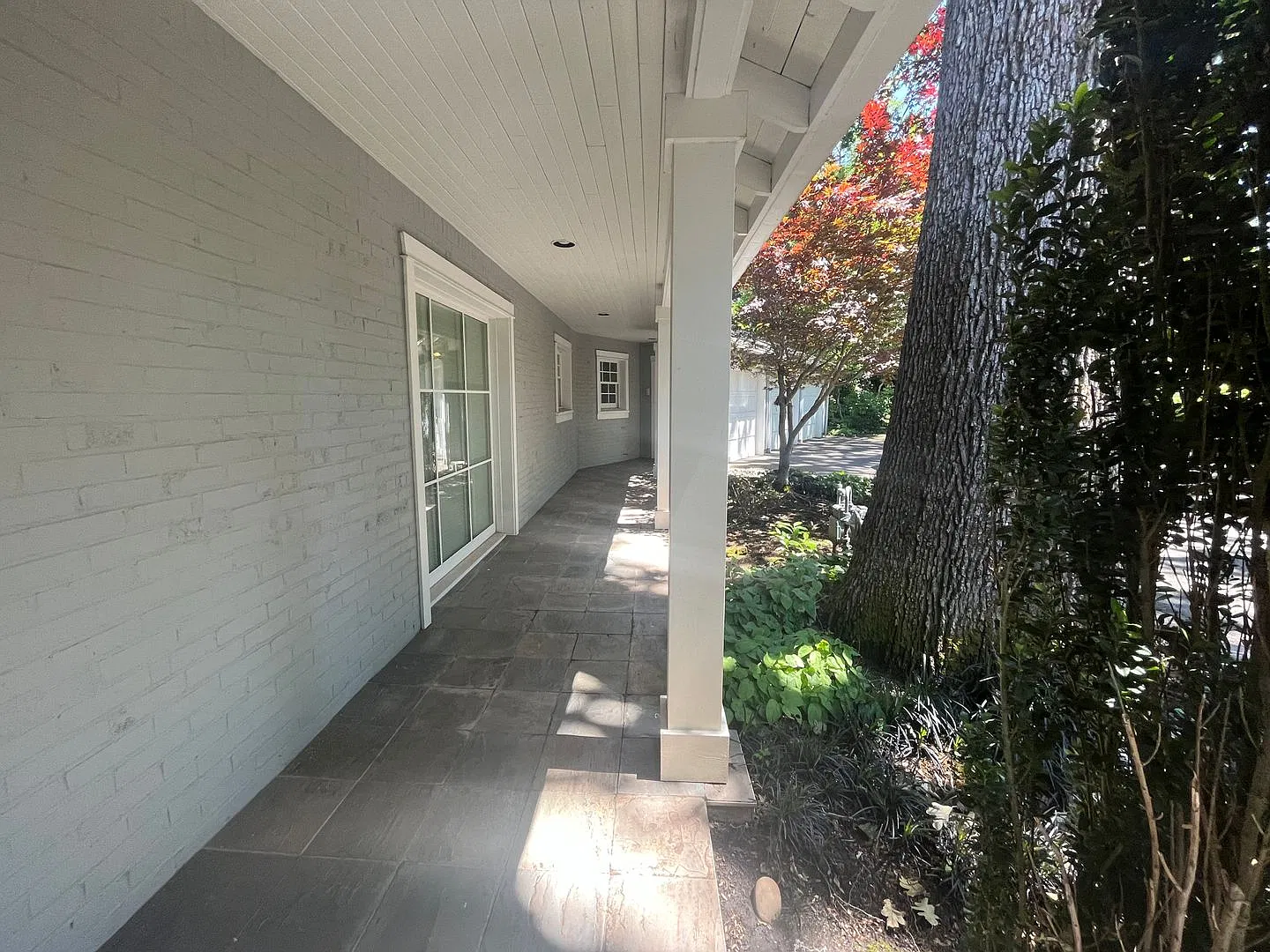 South Cliff 5 bd 4.5 ba Beauty - Established Landscape! — Photo 3