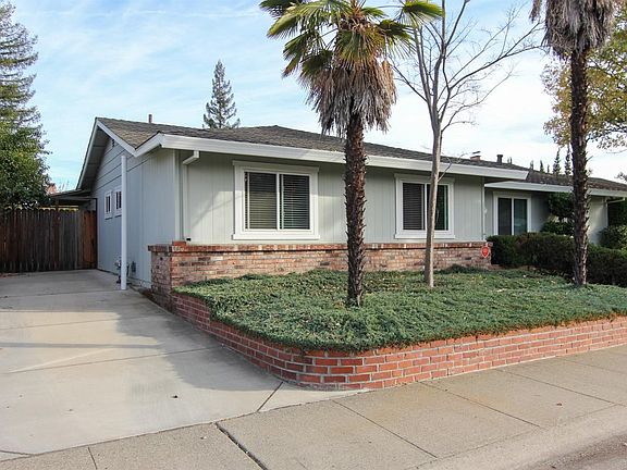 3rd image of 715 Creekside Ct