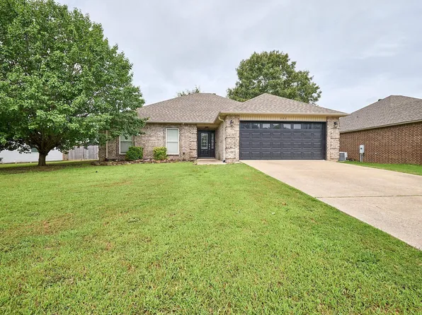 302 Queen Elizabeth Dr, Haskell, AR 72015