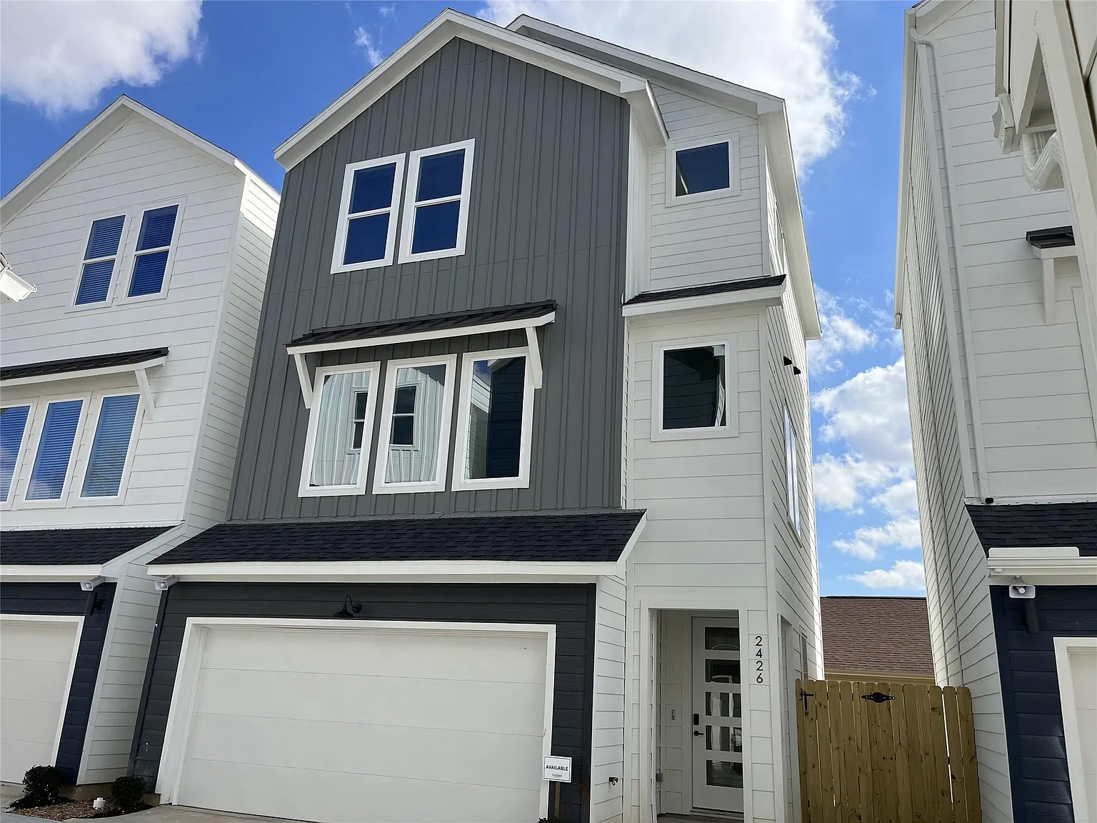 3 bed, 3.5 bath, 1628 sqft, $2,595 — Photo 2