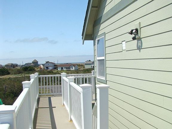 3rd-story deck.
