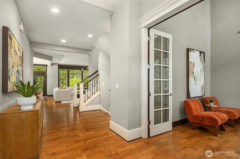 3rd image of 6209 Whitaker Lane SE