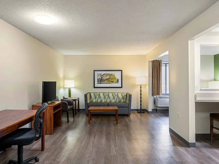 1 Bedroom Suite - 2 Queen Beds